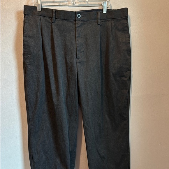 Dockers 36 x 31 Relaxed Fit Men's Charcoal Grey Black Pants - Picture 1 of 5